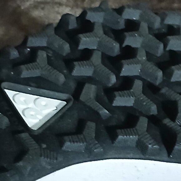 Nike ACG's New, Still in box, Size 11, Artistically Customized - Picture 11 of 14